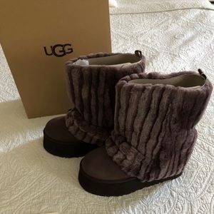 UGG Classic Short Sherpa Corduroy Suede 2" Platform Fall Boots Size 9 New